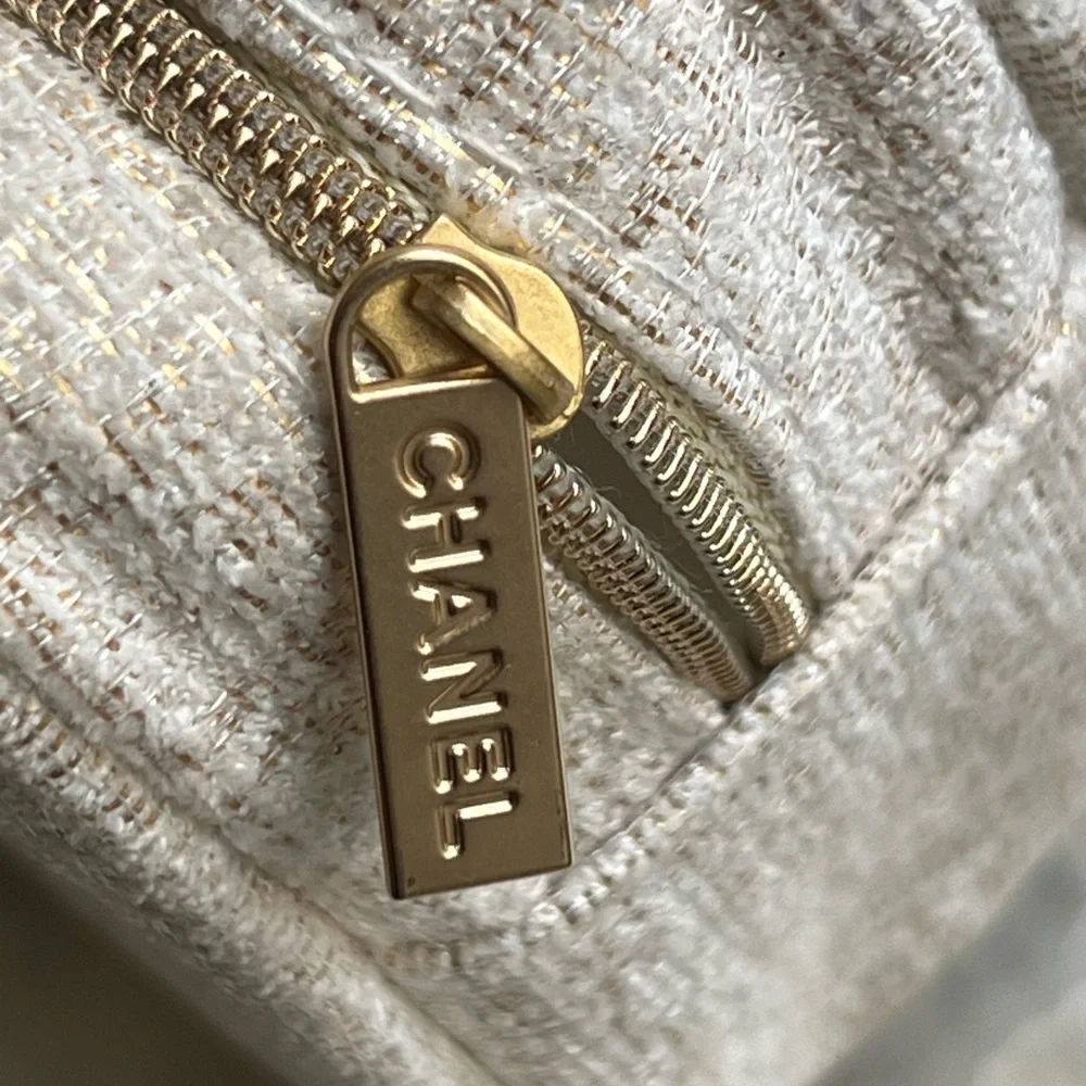 CHANEL 2023 Cosmetics Makeup Bag Pouch Tweed Limited Edition Holiday NEW BNIB - Picture 5 of 7